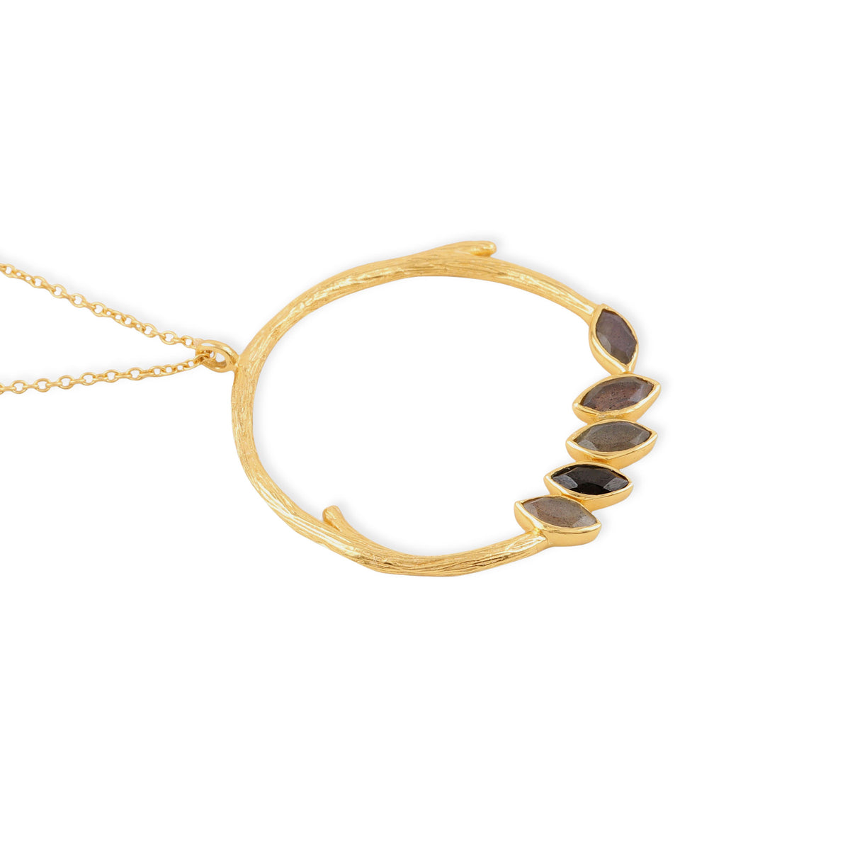 A Gold-Plated Necklace with a Labradorite and Onyx Wreath Pendant