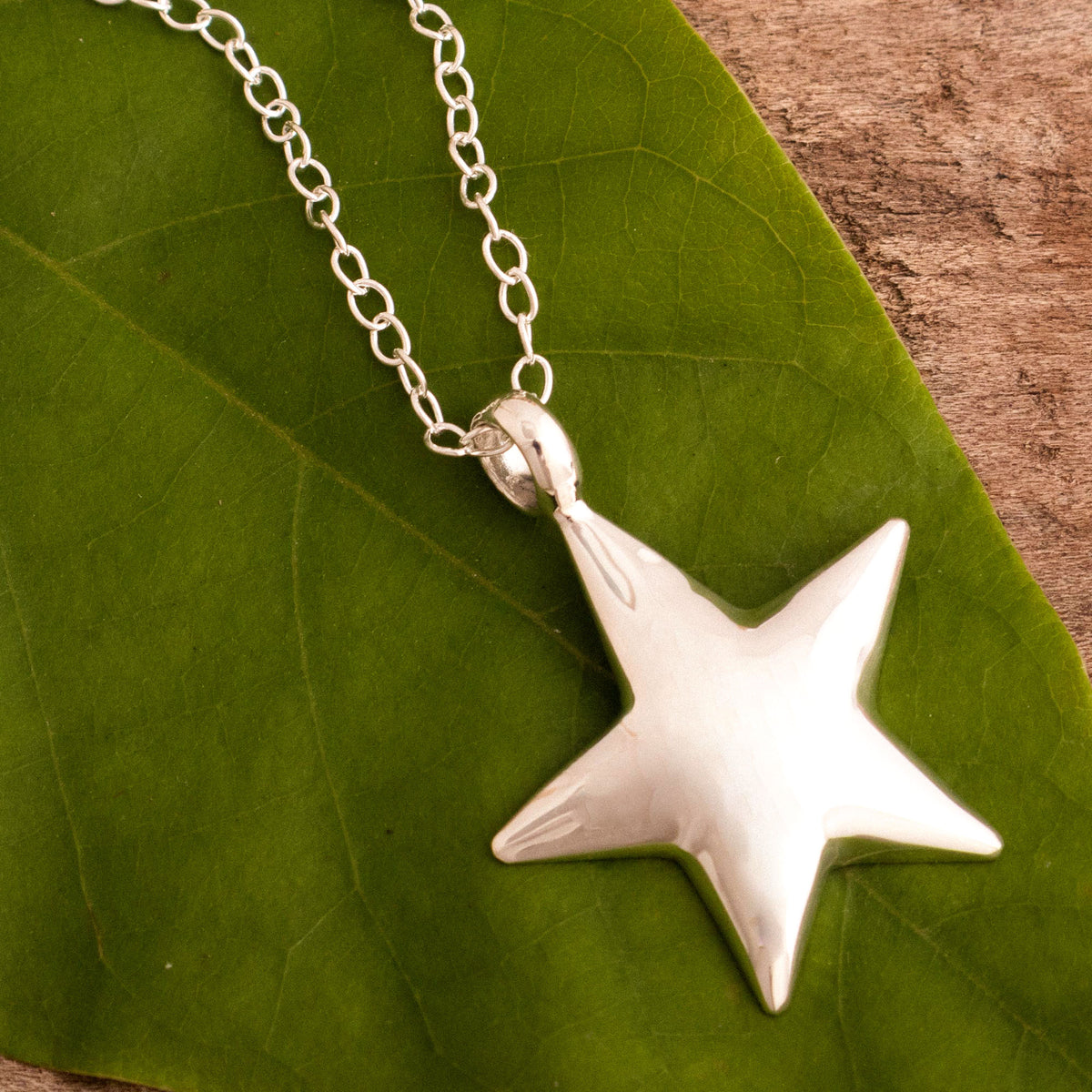 Sterling Silver Rounded Star Pendant Necklace from Peru