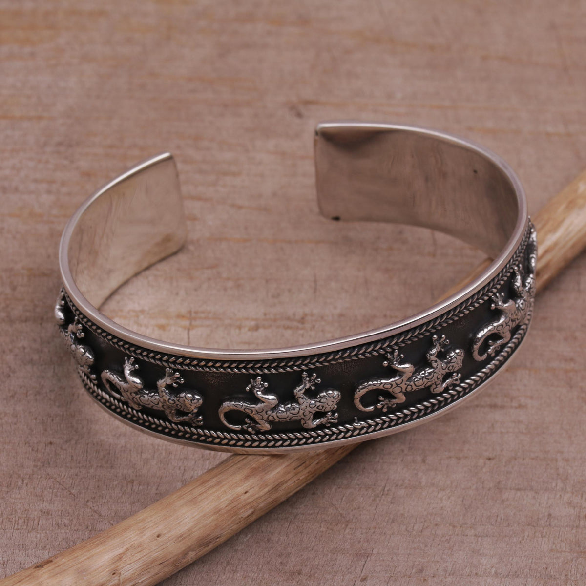 Gecko Parade - a 925 Sterling Silver Lizard Cuff Bracelet from Bali