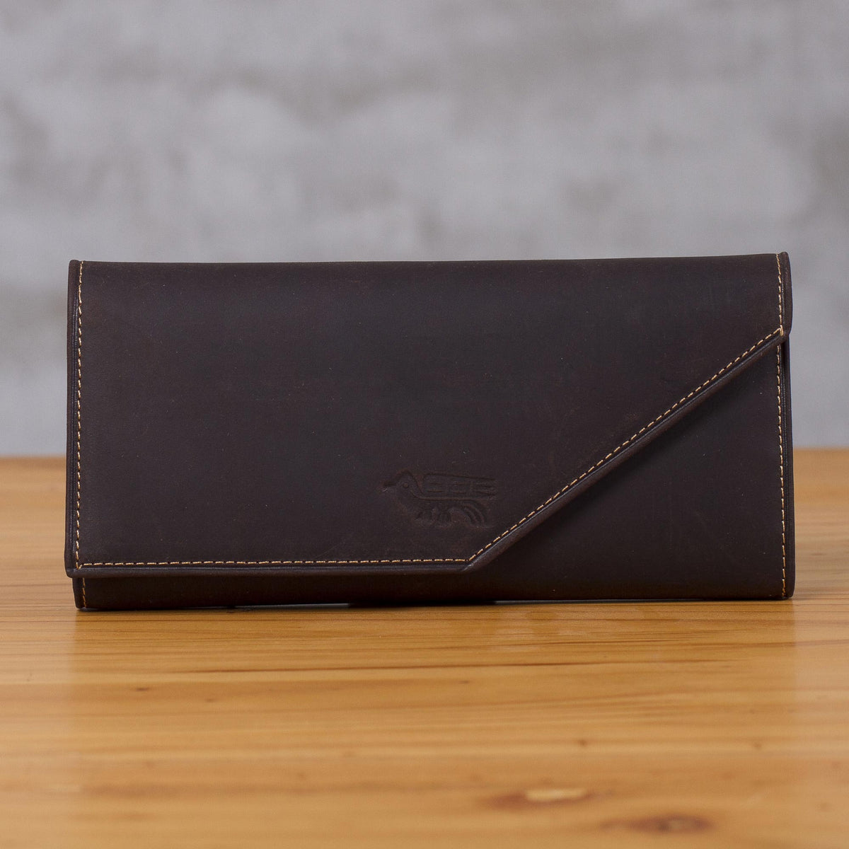 Chocolate Style - a Handcrafted Leather Wallet in Solid Chocolate from Peru
