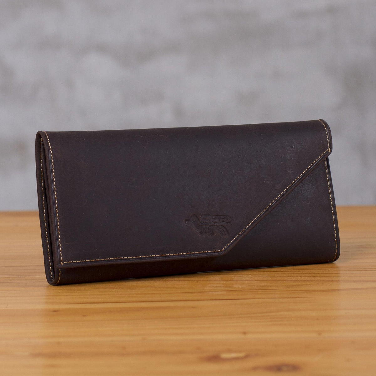 Chocolate Style - a Handcrafted Leather Wallet in Solid Chocolate from Peru