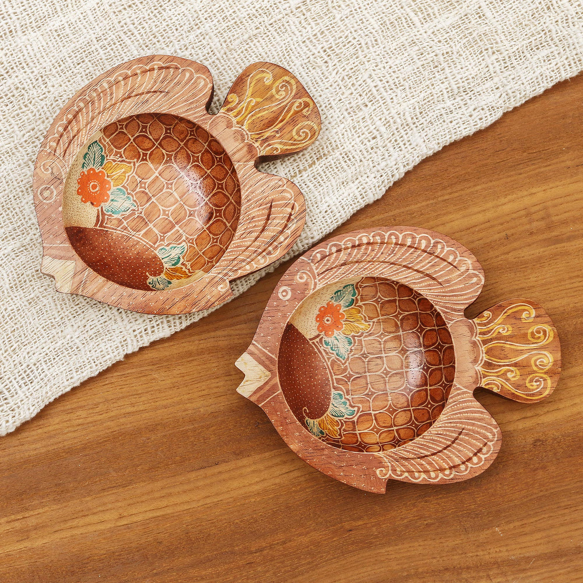 Handcrafted Fish-Shaped Wood Bowls with Traditional Batik Art