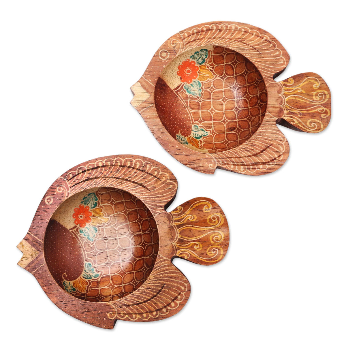 Handcrafted Fish-Shaped Wood Bowls with Traditional Batik Art