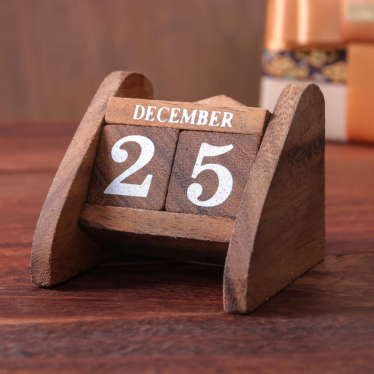 Handmade Decorative Desk Calendar - Time Catcher