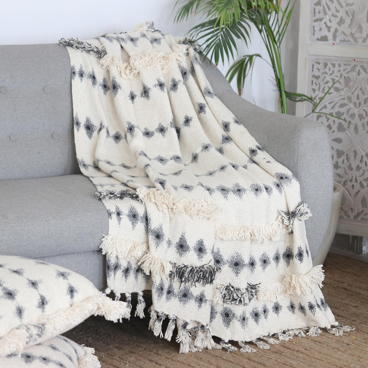 Cozy Elegance Tie-Dye Cotton Throw