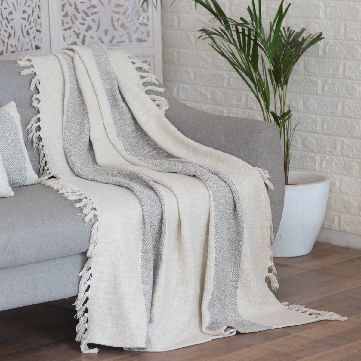 Diamond Elegance In Grey Cotton Throw Blanket