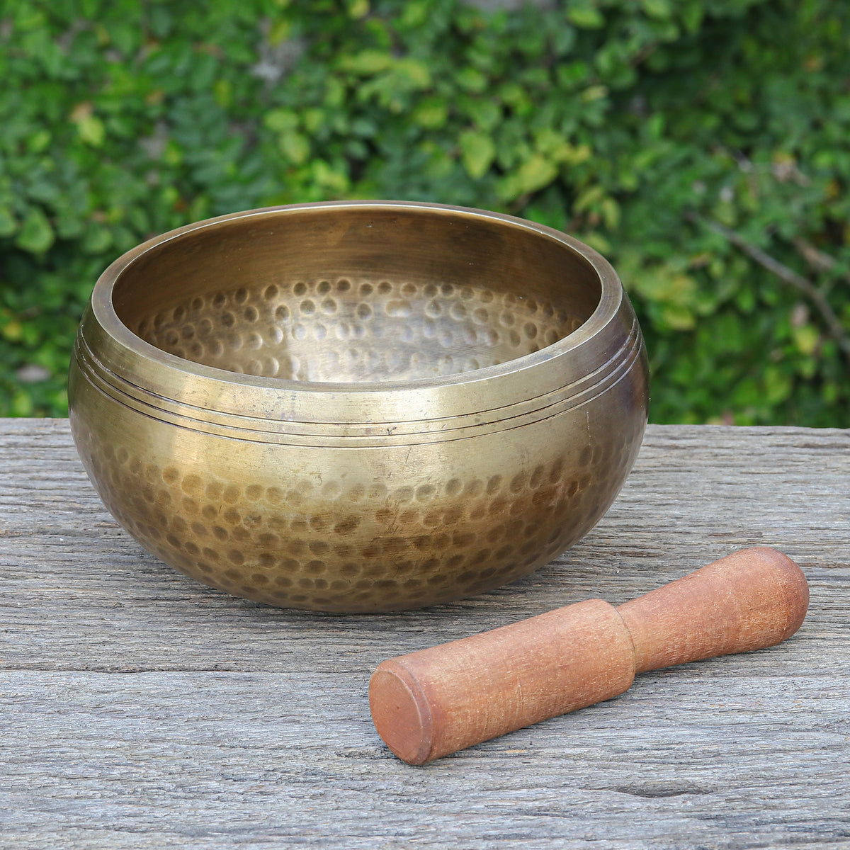 Hammered Brass Singing Bowl with Wood Striker - Singing Spirit