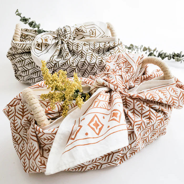 Bread Warmer & Basket with Tea Towel Oval Gift Set