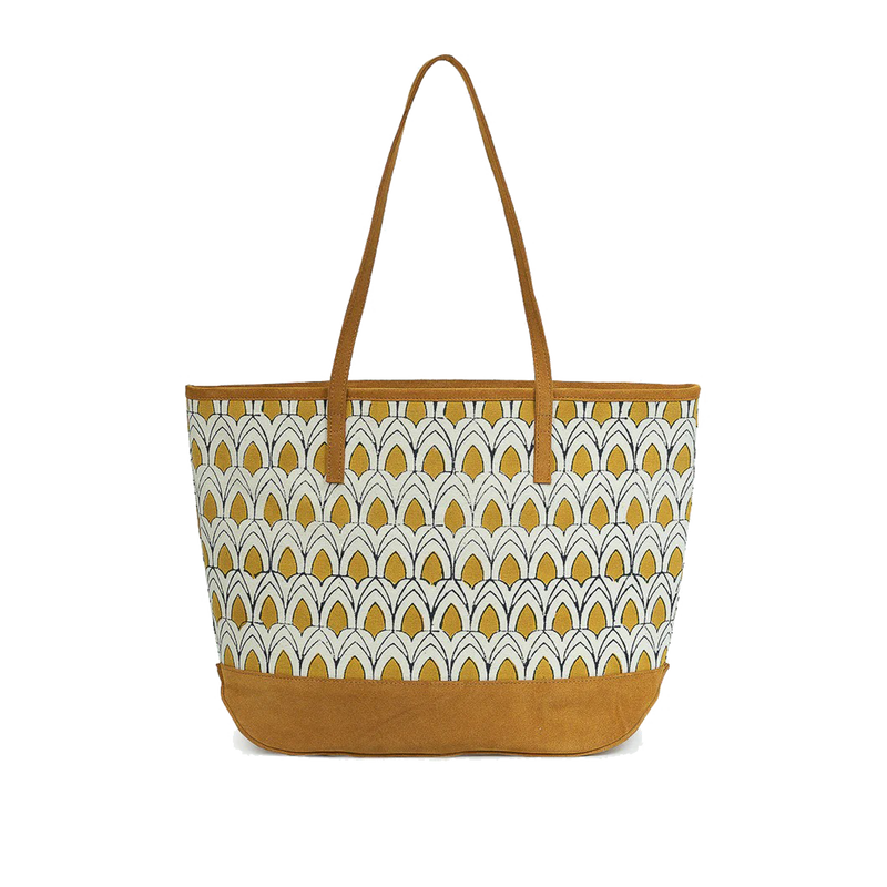 Agaja Tote bag