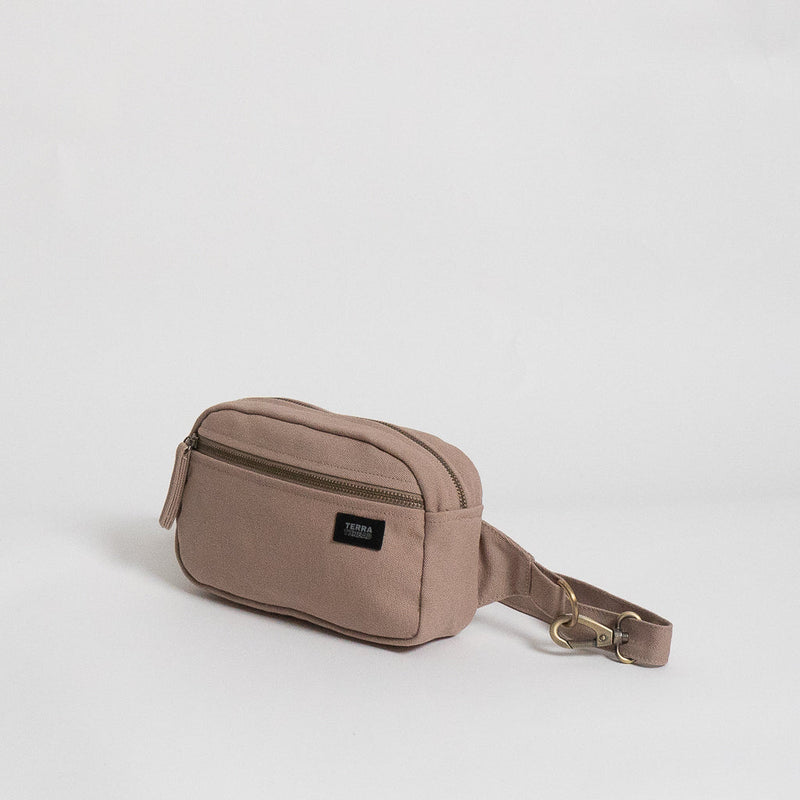 Sustainable organic cotton fanny pack in a beige sand color