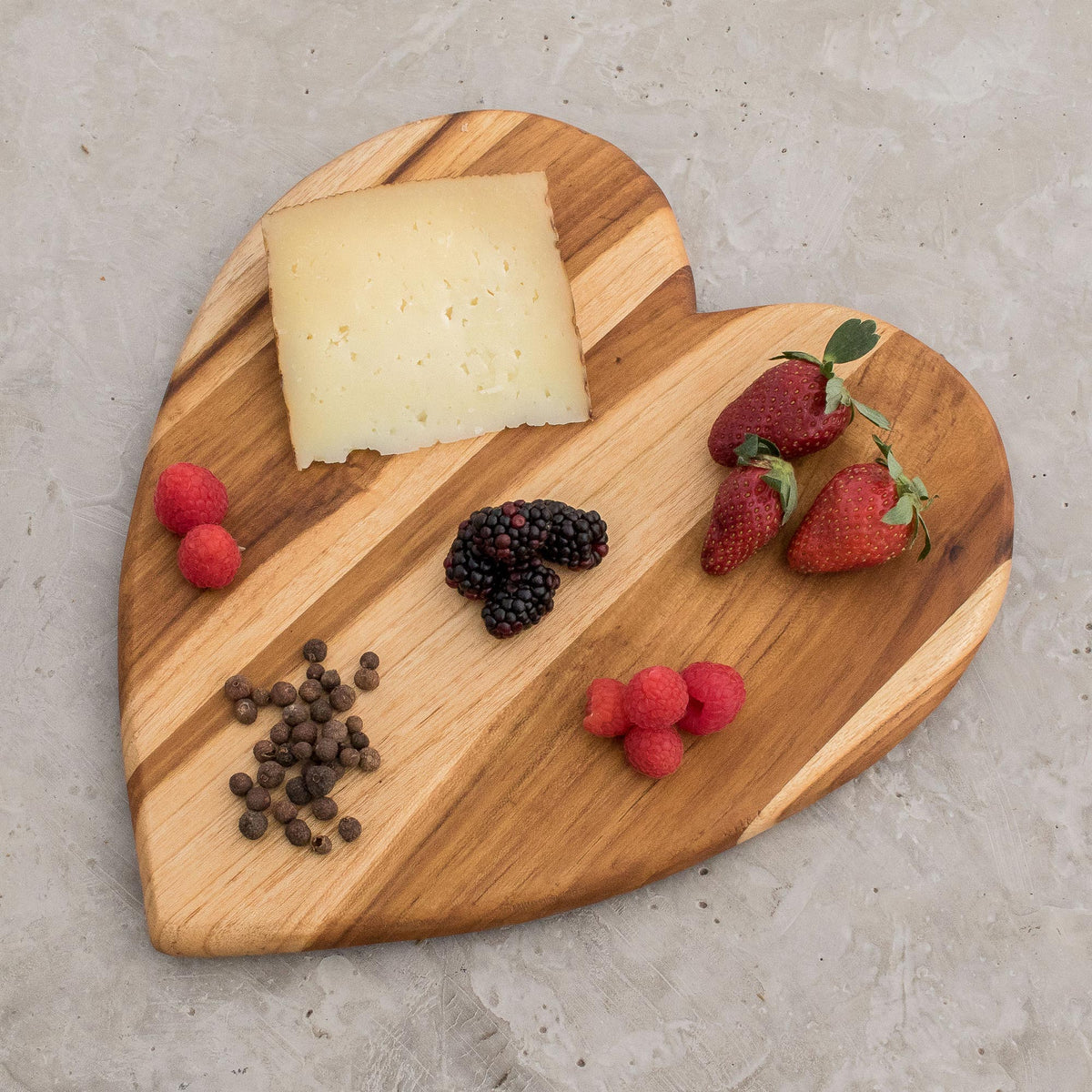 Heart-Shaped Teak Wood Cutting Board - Heart of Cooking