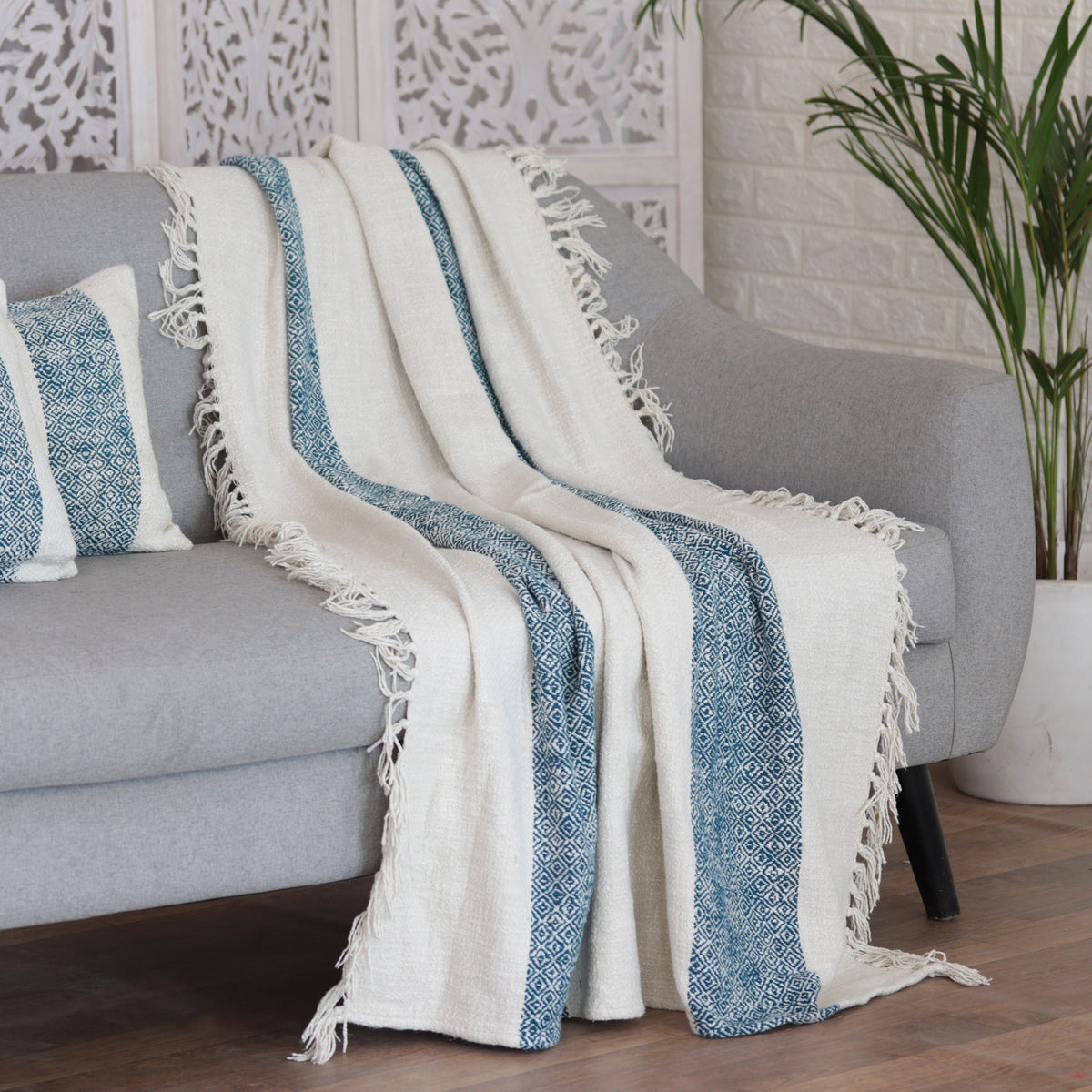 Diamond Elegance In Teal Cotton Throw Blanket