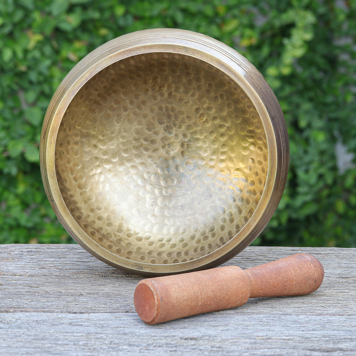 Hammered Brass Singing Bowl with Wood Striker - Singing Spirit